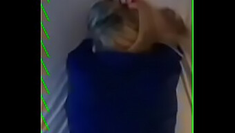 Una Sexy Milf Rubia Se Moja Para Su Hijo