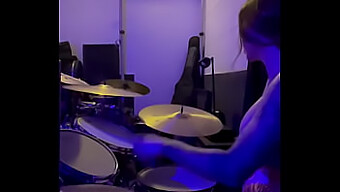 Felicity Feline'S Sensual Drumming Session With Bouncing Breasts